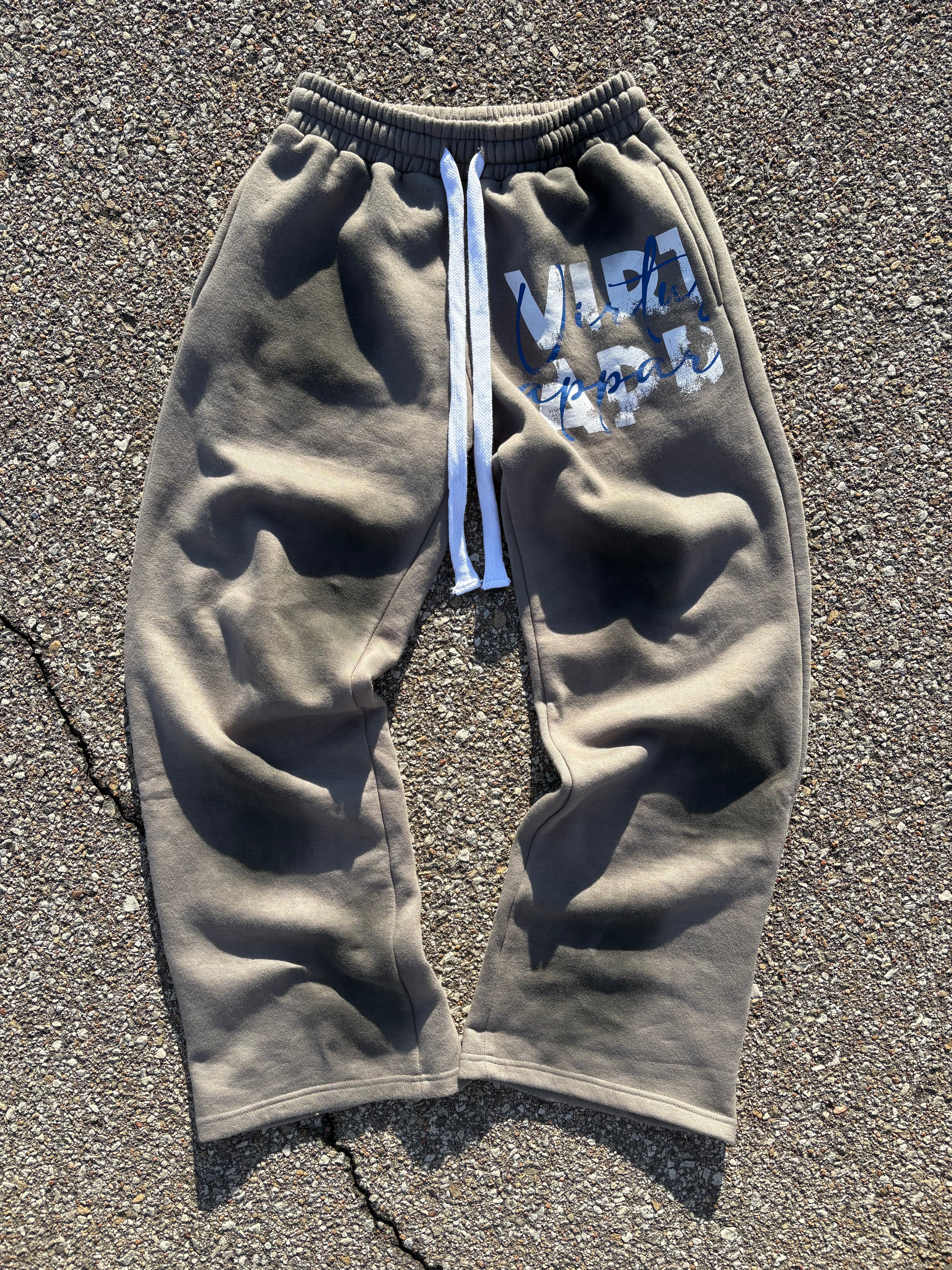 GREY "HIDDEN TREASURE" SWEATPANTS