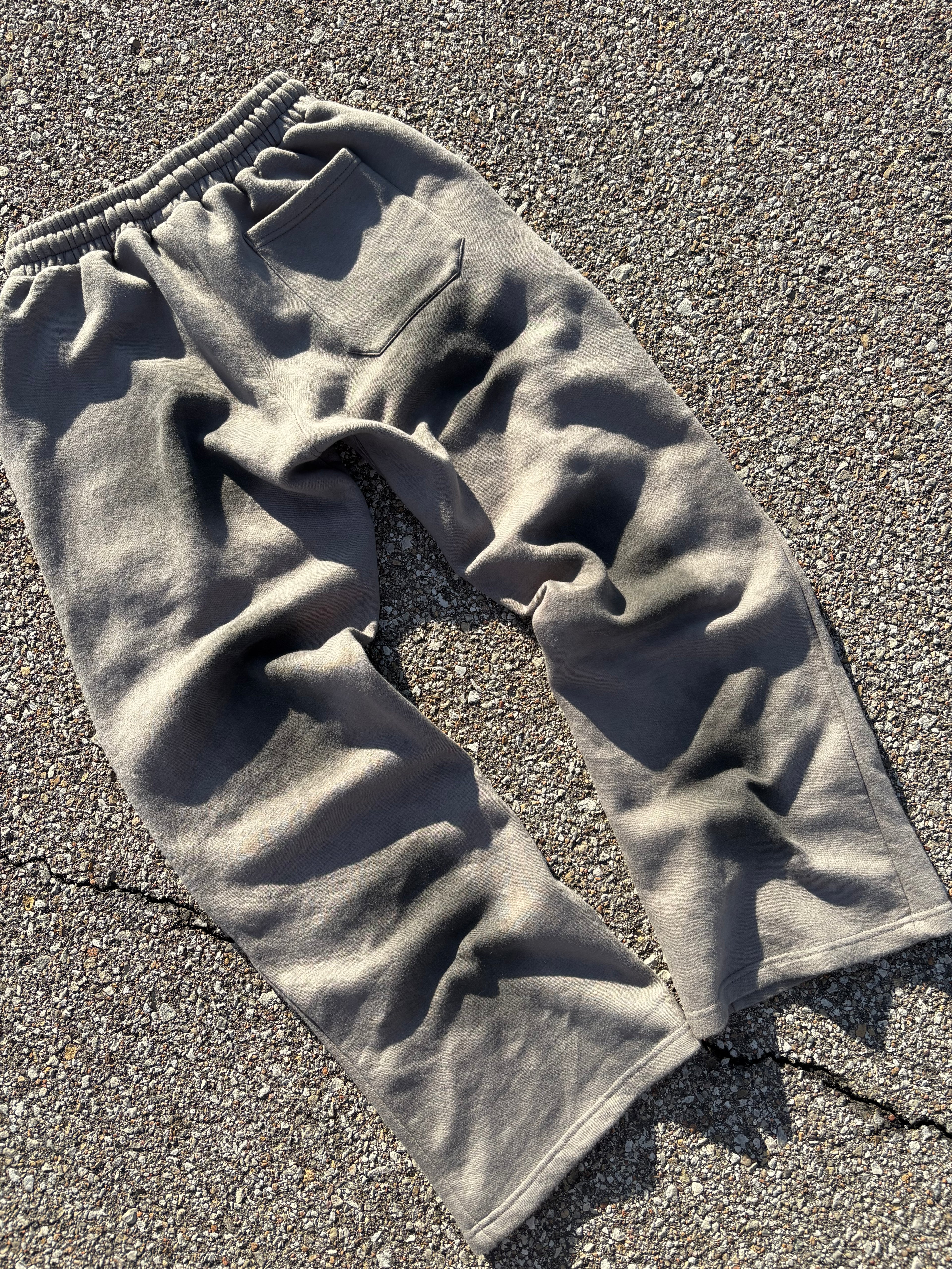 GREY "HIDDEN TREASURE" SWEATPANTS